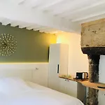 게스트하우스 La Maison Des Arts 4*